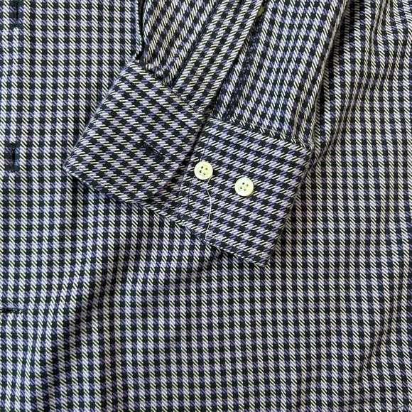 Men's Checkered Button-Up Shirt - Picture 3 of 4